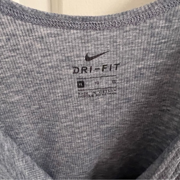 NWOT! NIKE Dri-Fit top - Picture 4 of 4